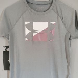 Girls yxl under armour t-shirt